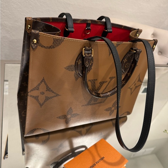 Louis Vuitton OnTheGo Tote/ Medium size in perfect condition like new. - Picture 7 of 14